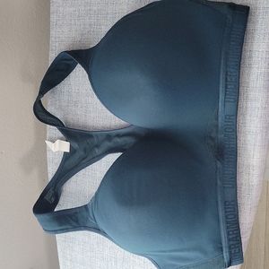 Womens Underarmour sports bra